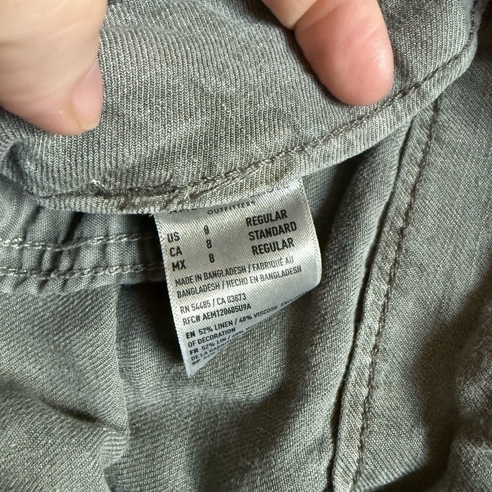American Eagle cargo pants size 8 reg